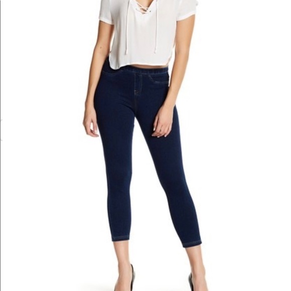 HUE Denim - CLEARANCE 🌈Hue Denim pull up jean jeggings